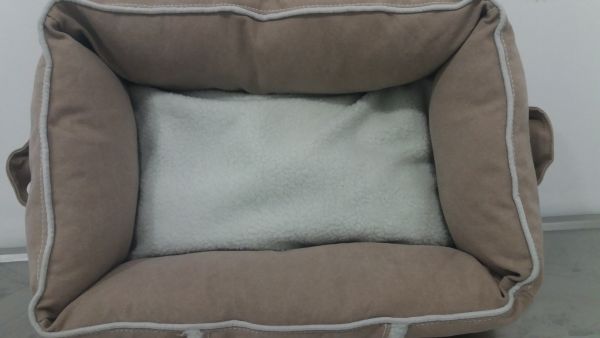 cama com enchimento amovivel e almofada reversivel