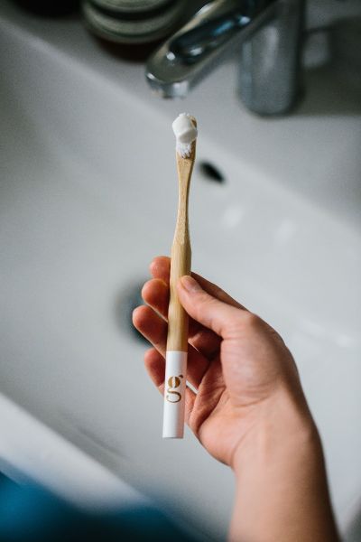 Escova de Dentes de Bambu Grums – Branco